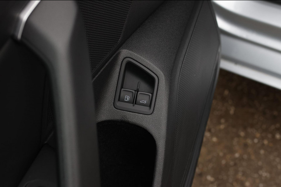 Volkswagen Passat Variant 1.4 TSI PHEV GTE *Pano*Led*Camera*Trekhaak*