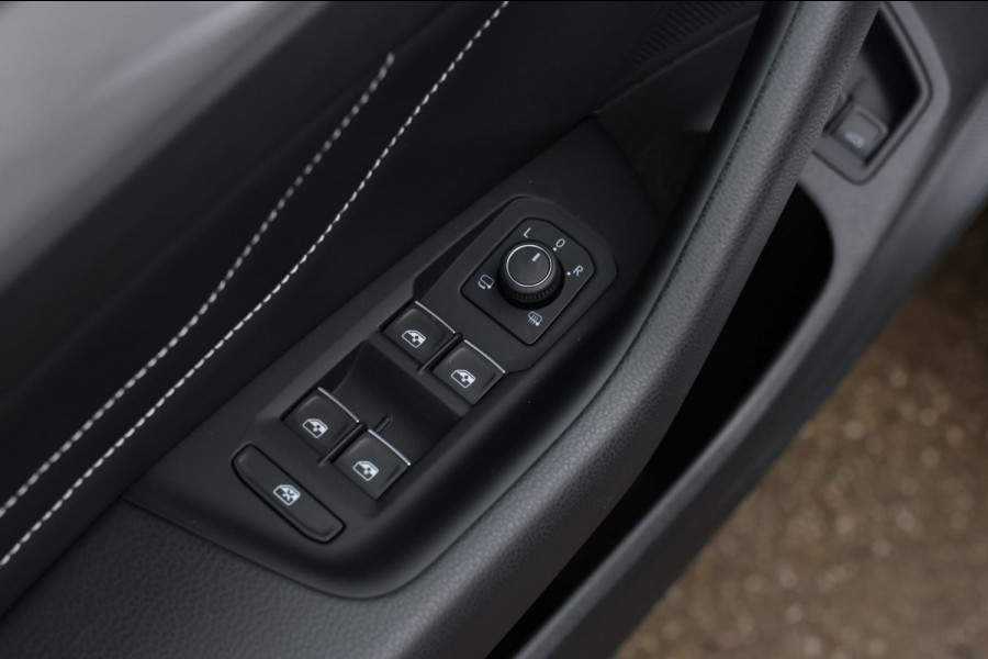 Volkswagen Passat Variant 1.4 TSI PHEV GTE *Pano*Led*Camera*Trekhaak*