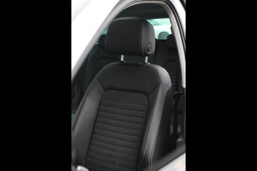 Volkswagen Passat Variant 1.4 TSI PHEV GTE *Pano*Led*Camera*Trekhaak*