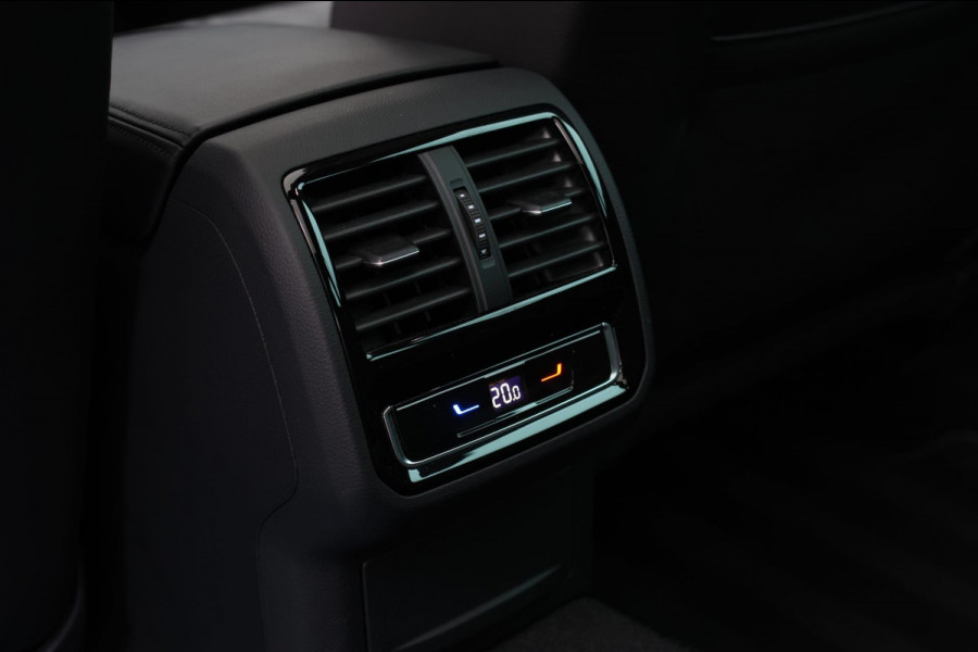 Volkswagen Passat Variant 1.4 TSI PHEV GTE *Pano*Led*Camera*Trekhaak*