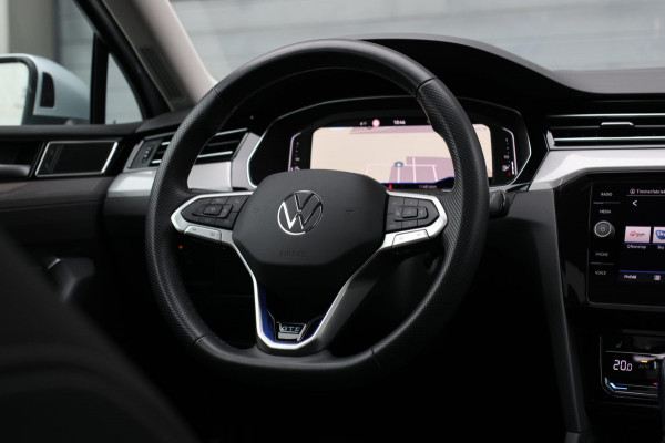 Volkswagen Passat Variant 1.4 TSI PHEV GTE *Pano*Led*Camera*Trekhaak*