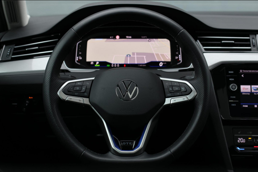 Volkswagen Passat Variant 1.4 TSI PHEV GTE *Pano*Led*Camera*Trekhaak*
