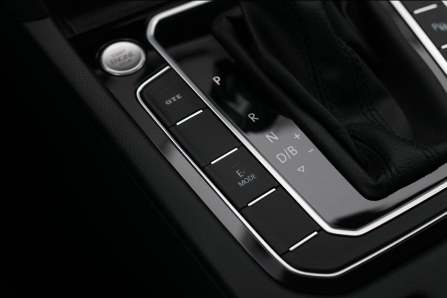 Volkswagen Passat Variant 1.4 TSI PHEV GTE *Pano*Led*Camera*Trekhaak*