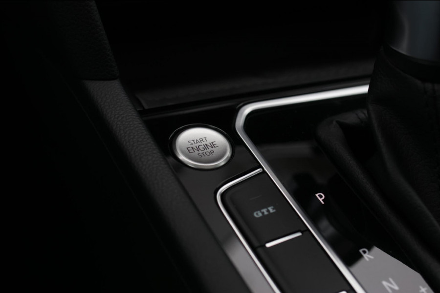 Volkswagen Passat Variant 1.4 TSI PHEV GTE *Pano*Led*Camera*Trekhaak*