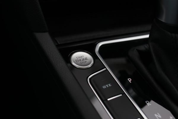 Volkswagen Passat Variant 1.4 TSI PHEV GTE *Pano*Led*Camera*Trekhaak*