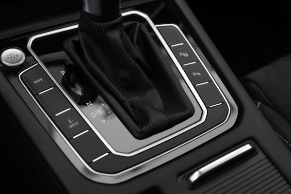 Volkswagen Passat Variant 1.4 TSI PHEV GTE *Pano*Led*Camera*Trekhaak*