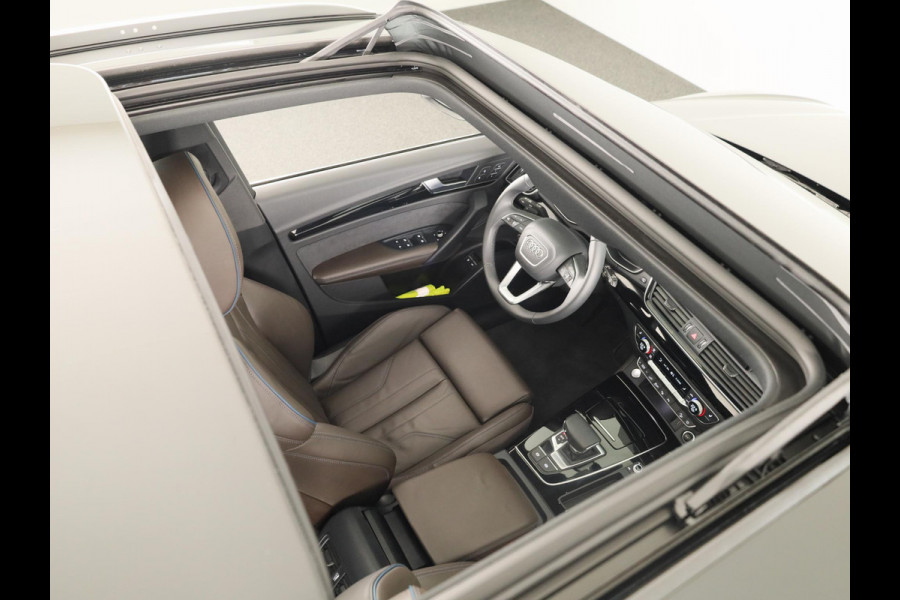 Audi Q5 50 TFSI e Advanced edition 299 pk S-tronic | Navigatie | Panoramadak | Parkeersensoren (Park assist) | Rondomzicht camera | Lederenbekleding | Stoelverwarming |