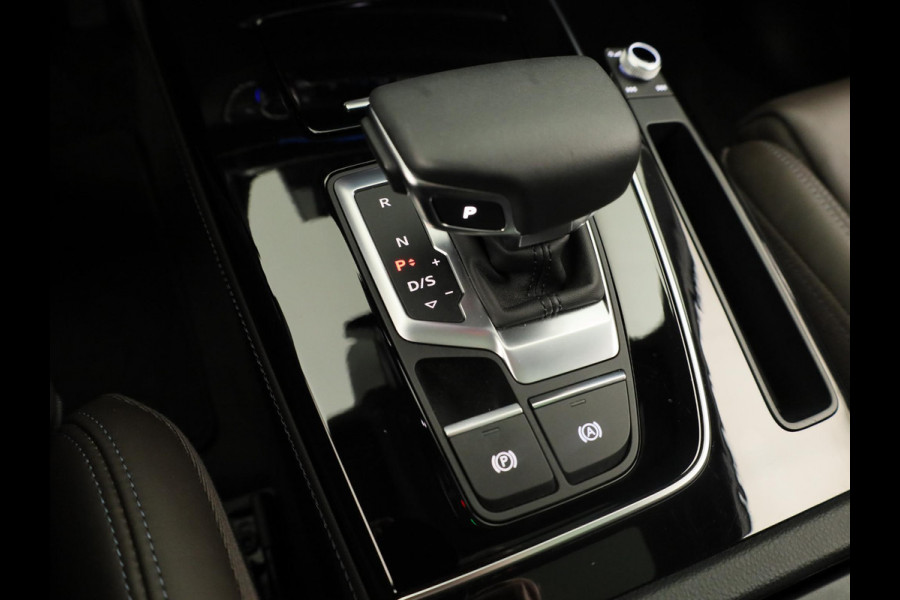 Audi Q5 50 TFSI e Advanced edition 299 pk S-tronic | Navigatie | Panoramadak | Parkeersensoren (Park assist) | Rondomzicht camera | Lederenbekleding | Stoelverwarming |