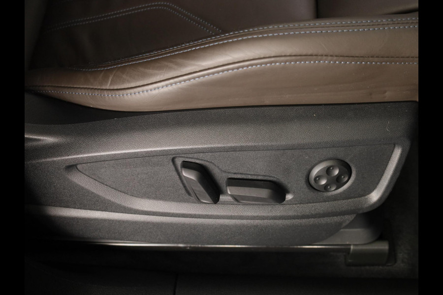 Audi Q5 50 TFSI e Advanced edition 299 pk S-tronic | Navigatie | Panoramadak | Parkeersensoren (Park assist) | Rondomzicht camera | Lederenbekleding | Stoelverwarming |