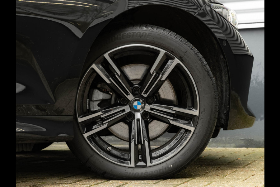 BMW 3 Serie Touring 330e M-Sport - Long Range - Trekhaak - Getint Glas - Comfort Access