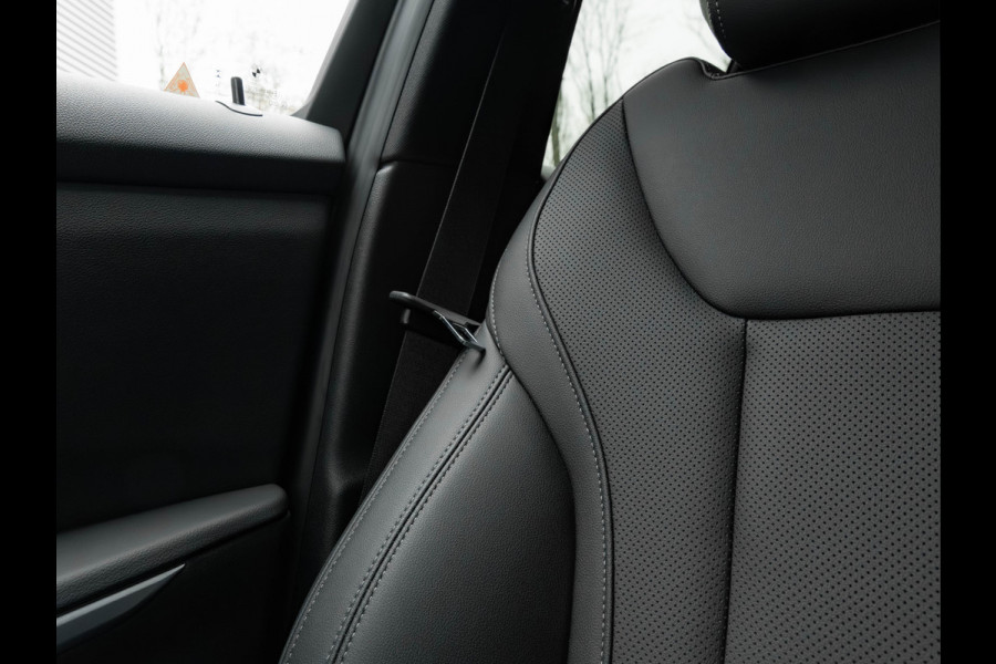 BMW 3 Serie Touring 330e M-Sport - Long Range - Trekhaak - Getint Glas - Comfort Access