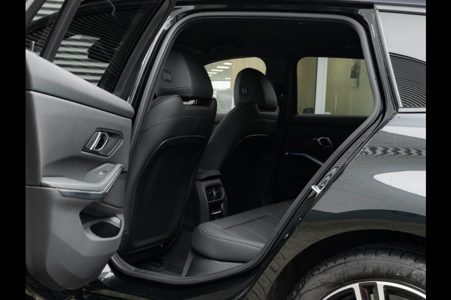 BMW 3 Serie Touring 330e M-Sport - Long Range - Trekhaak - Getint Glas - Comfort Access