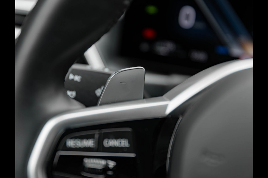 BMW 3 Serie Touring 330e M-Sport - Long Range - Trekhaak - Getint Glas - Comfort Access