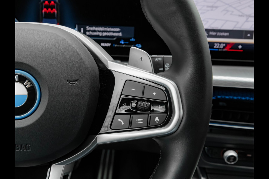 BMW 3 Serie Touring 330e M-Sport - Long Range - Trekhaak - Getint Glas - Comfort Access