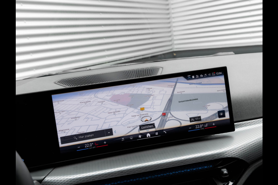 BMW 3 Serie Touring 330e M-Sport - Long Range - Trekhaak - Getint Glas - Comfort Access