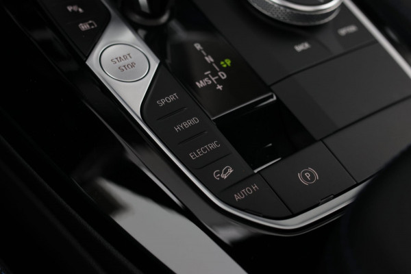 BMW X3 XDrive30e M-Sport *Pano*M-Stoelen*H/K*Head-Up*