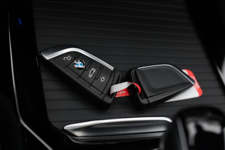 BMW X3 XDrive30e M-Sport *Pano*M-Stoelen*H/K*Head-Up*