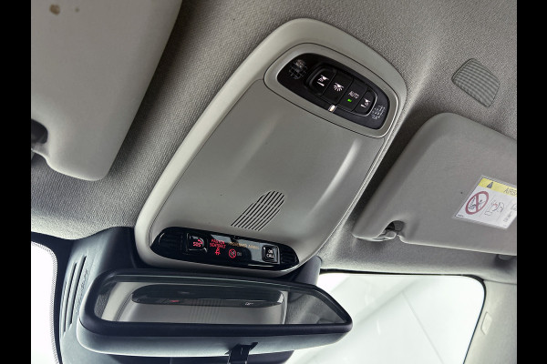 Volvo XC40 1.5 T2 130PK Momentum Core / Airco-ecc./ Xenon / Navigatie / Lmv./ Pdc.A / Radio multimedia / Apk 03-2027