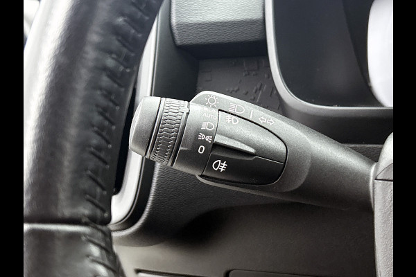 Volvo XC40 1.5 T2 130PK Momentum Core / Airco-ecc./ Xenon / Navigatie / Lmv./ Pdc.A / Radio multimedia / Apk 03-2027