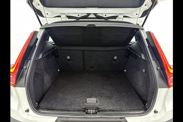 Volvo XC40 1.5 T2 130PK Momentum Core / Airco-ecc./ Xenon / Navigatie / Lmv./ Pdc.A / Radio multimedia / Apk 03-2027