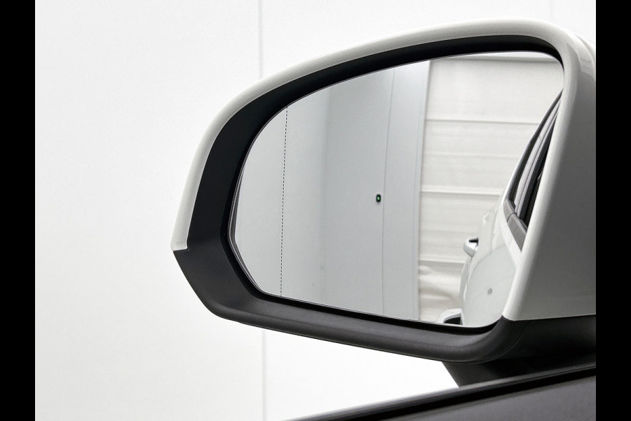 Volvo XC40 1.5 T2 130PK Momentum Core / Airco-ecc./ Xenon / Navigatie / Lmv./ Pdc.A / Radio multimedia / Apk 03-2027