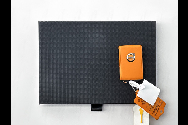 Volvo XC40 1.5 T2 130PK Momentum Core / Airco-ecc./ Xenon / Navigatie / Lmv./ Pdc.A / Radio multimedia / Apk 03-2027