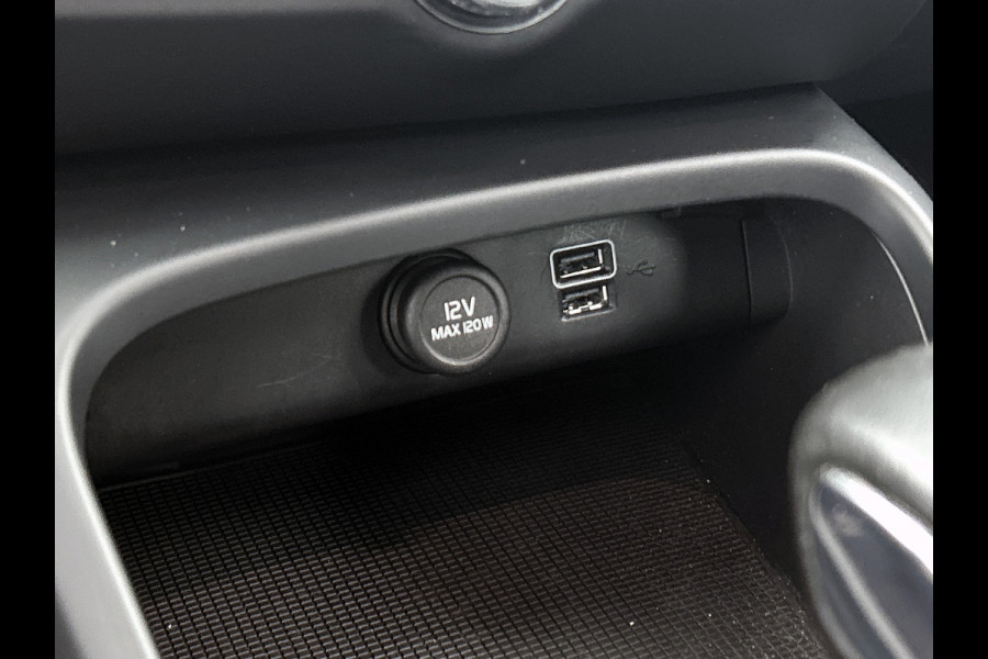 Volvo XC40 1.5 T2 130PK Momentum Core / Airco-ecc./ Xenon / Navigatie / Lmv./ Pdc.A / Radio multimedia / Apk 03-2027