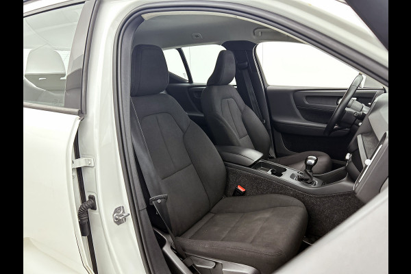 Volvo XC40 1.5 T2 130PK Momentum Core / Airco-ecc./ Xenon / Navigatie / Lmv./ Pdc.A / Radio multimedia / Apk 03-2027