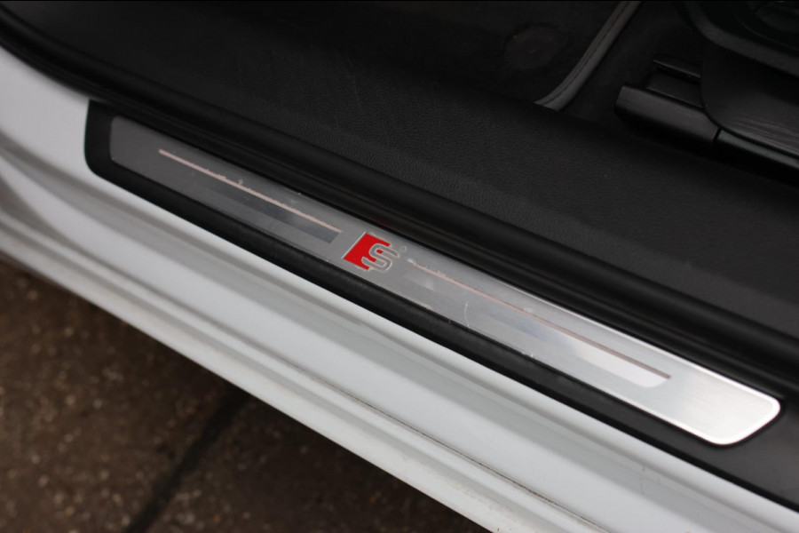 Audi A6 AVANT 55 TFSI Quattro S-Line *Pano*B&O Advanced*Achteras besturing*Soft-Close*