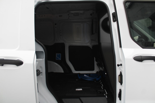 Ford E-Transit Cour. Trend 44 kWh 136pk - Stoel/Stuurverwarming - Camera - Cruise - Carplay/Android - Rijklaar