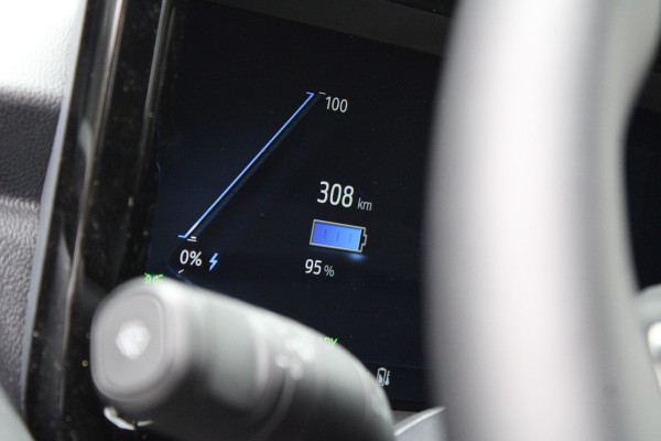 Ford E-Transit Cour. Trend 44 kWh 136pk - Stoel/Stuurverwarming - Camera - Cruise - Carplay/Android - Rijklaar