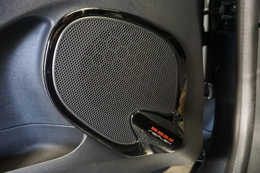 Renault Clio Estate 0.9 TCe Limited/Dealeronderhouden/17Inch.LMV/ Trekhaak.