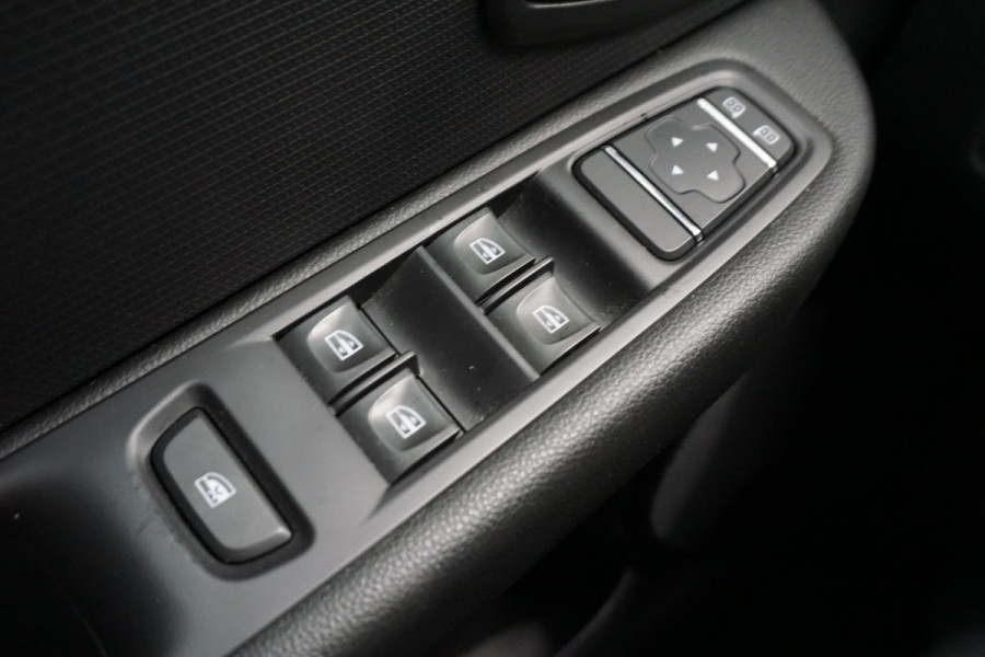 Renault Clio Estate 0.9 TCe Limited/Dealeronderhouden/17Inch.LMV/ Trekhaak.