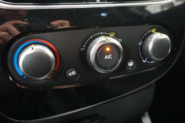 Renault Clio Estate 0.9 TCe Limited/Dealeronderhouden/17Inch.LMV/ Trekhaak.