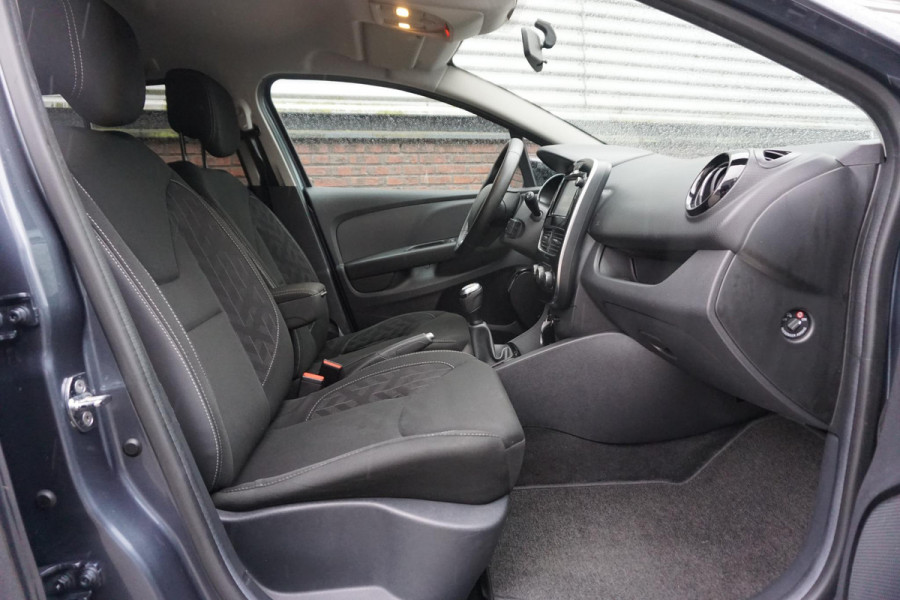 Renault Clio Estate 0.9 TCe Limited/Dealeronderhouden/17Inch.LMV/ Trekhaak.