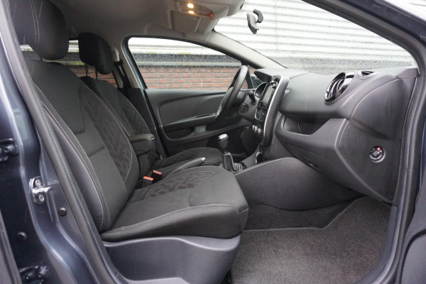 Renault Clio Estate 0.9 TCe Limited/Dealeronderhouden/17Inch.LMV/ Trekhaak.