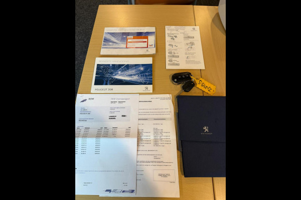 Peugeot 308 SW 1.2 PureTech Blue Lease Premium