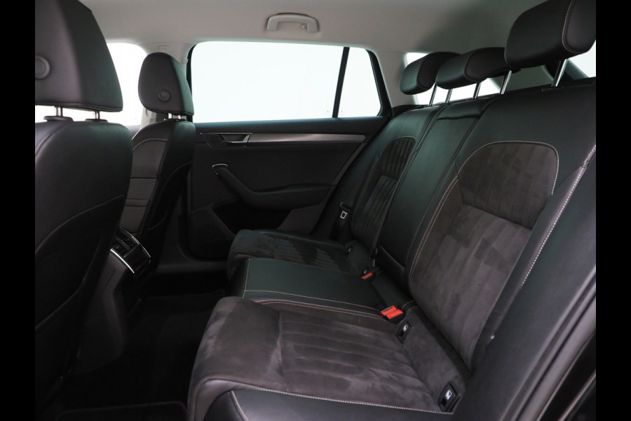 Škoda Superb Combi 1.4 TSI iV 218PK Style | Massage | Trekhaak | Camera | Adaptive Cruise | Keyless | Virtual | Memory | Carplay