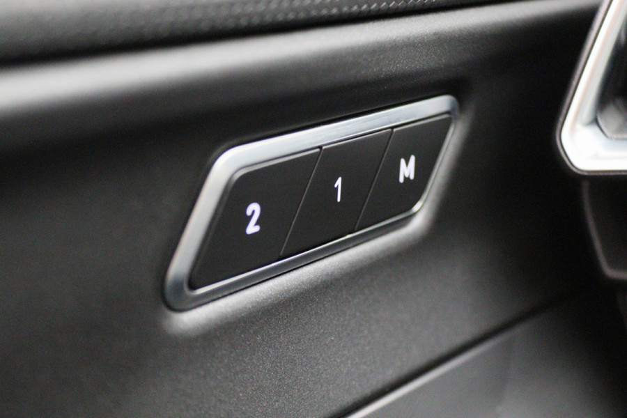 Lynk & Co 01 1.5 Panoramadak, ACC, Keyless, Navigatie, PDC, LED, 20''