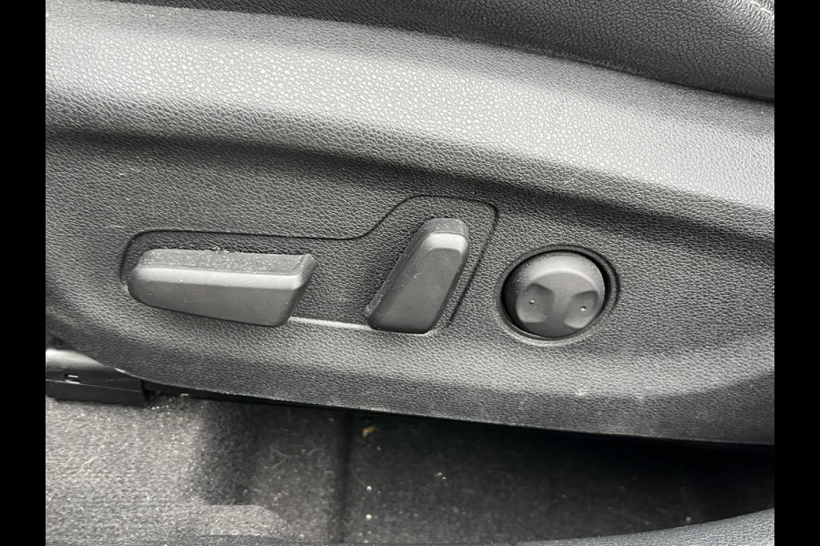 Kia Niro 1.6 GDi PHEV ExecutiveLine PLUG-IN HYBRIDE | 38.000 KM !! |  SCHUIFDAK | ELEKTRISCHE STOELEN MET GEHEUGEN | STOELVENTILATIE & VERWARMING | LEREN BEKLEDING | STUURWIELVERWARMING |  AFN. TREKHAAK | ALL SEASON BANDEN | KIA DEALER ONDERHOUDEN