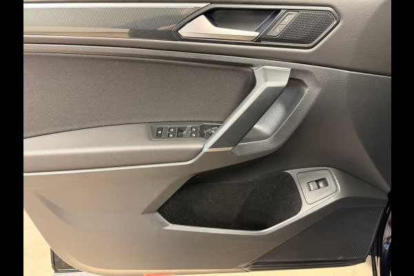 Volkswagen Tiguan Allspace 1.4 TSI Highline150PK DSG BNS R-LINE PANO NAVI CAMERA LED TREKHAAK 19 INCH Carplay