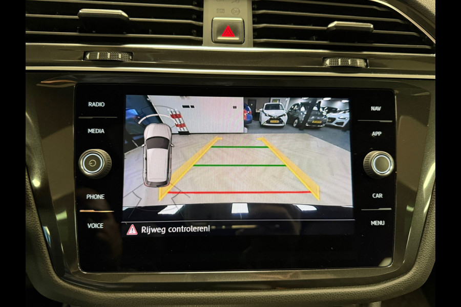 Volkswagen Tiguan Allspace 1.4 TSI Highline150PK DSG BNS R-LINE PANO NAVI CAMERA LED TREKHAAK 19 INCH Carplay