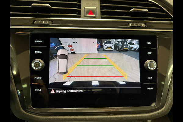 Volkswagen Tiguan Allspace 1.4 TSI Highline150PK DSG BNS R-LINE PANO NAVI CAMERA LED TREKHAAK 19 INCH Carplay