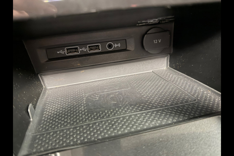 Volkswagen Tiguan Allspace 1.4 TSI Highline150PK DSG BNS R-LINE PANO NAVI CAMERA LED TREKHAAK 19 INCH Carplay