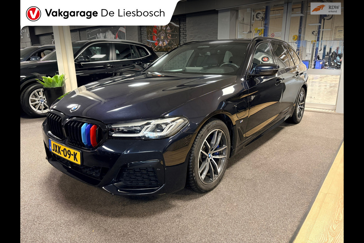 BMW 5 Serie Touring 530e xDrive High Executive M-sport / leer / pano / navi / head-up / Apple carplay