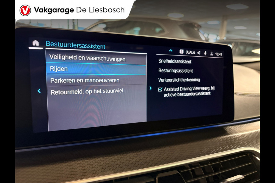 BMW 5 Serie Touring 530e xDrive High Executive M-sport / leer / pano / navi / head-up / Apple carplay