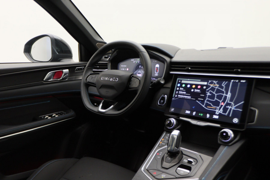 Lynk & Co 01 1.5 Two-Tone, 360° Camera, Panoramadak, Zwarte hemel, ACC, Keyless, PDC, LED, 20''