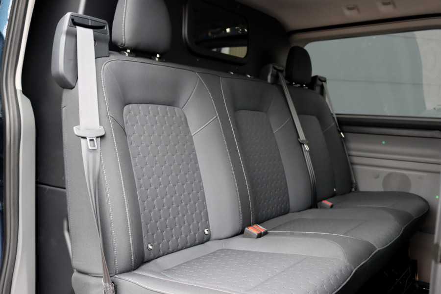 Ford Transit Custom 300 2.0 TDCI L2H1 Limited DC | Adaptieve Cruise Control | Elek. Trekhaak | Stoelverwarming | Camera | Apple Carplay/Android Auto | Navigatie | LED |