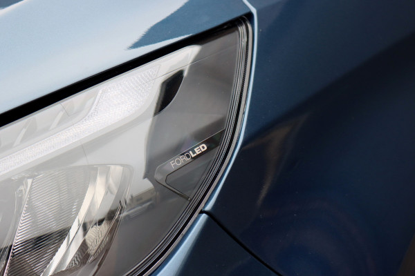 Ford Transit Custom 300 2.0 TDCI L2H1 Limited DC | Adaptieve Cruise Control | Elek. Trekhaak | Stoelverwarming | Camera | Apple Carplay/Android Auto | Navigatie | LED |