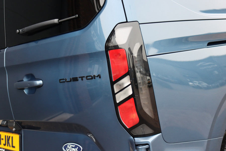 Ford Transit Custom 300 2.0 TDCI L2H1 Limited DC | Adaptieve Cruise Control | Elek. Trekhaak | Stoelverwarming | Camera | Apple Carplay/Android Auto | Navigatie | LED |
